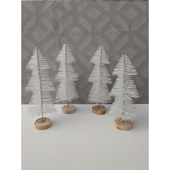 Lot of 4 White Bottle Brush Christmas Trees 9in/22.86cm Brand New Without Tags - Picture 1 of 4